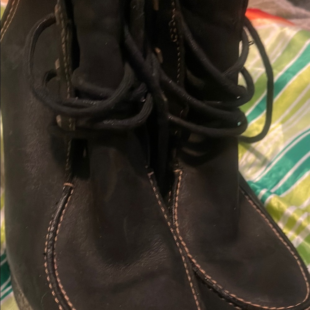 Black Lace-Up Leather Boots with Contrast Stitching